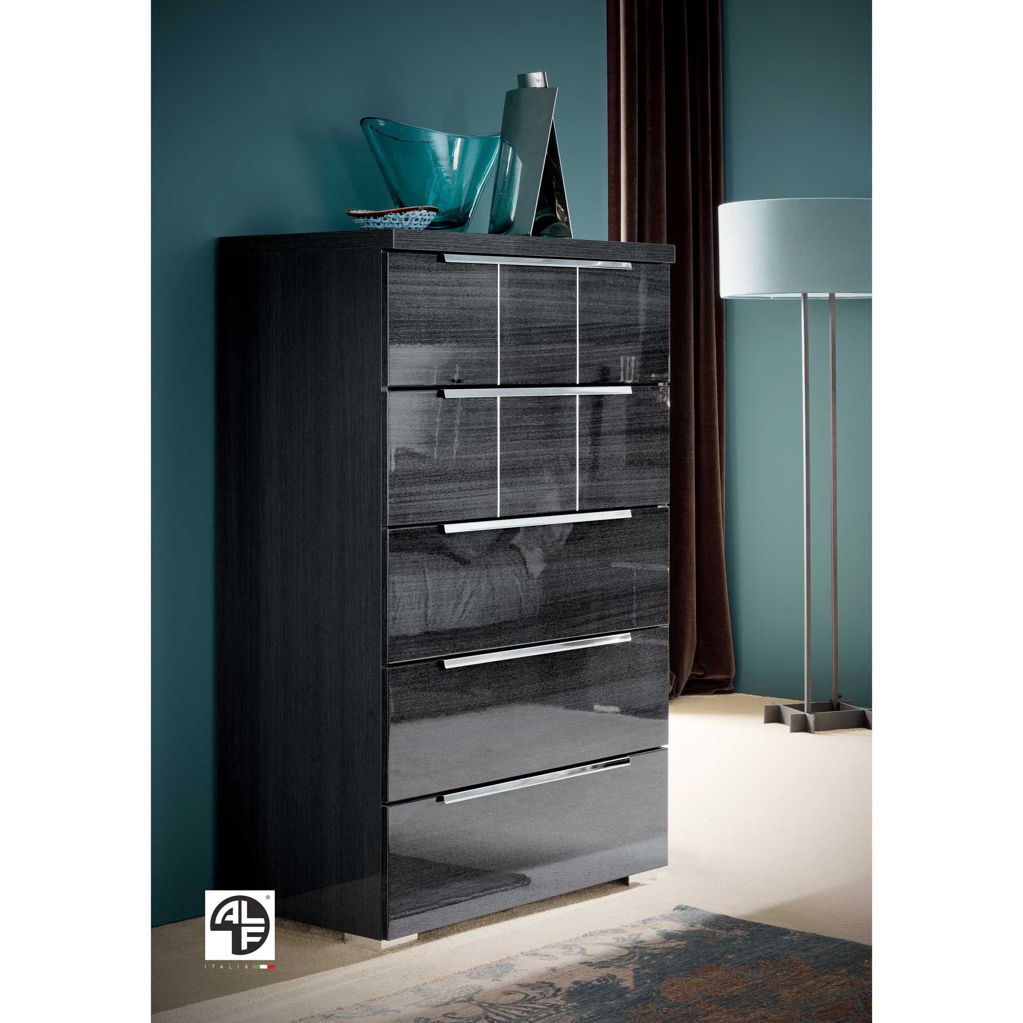 Versilia_KJVR117KT_High_gloss_tall_chest