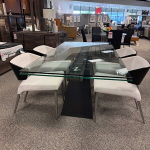 Elite_modern_hyper_expandable_table_with_costa_chairs_Closeout