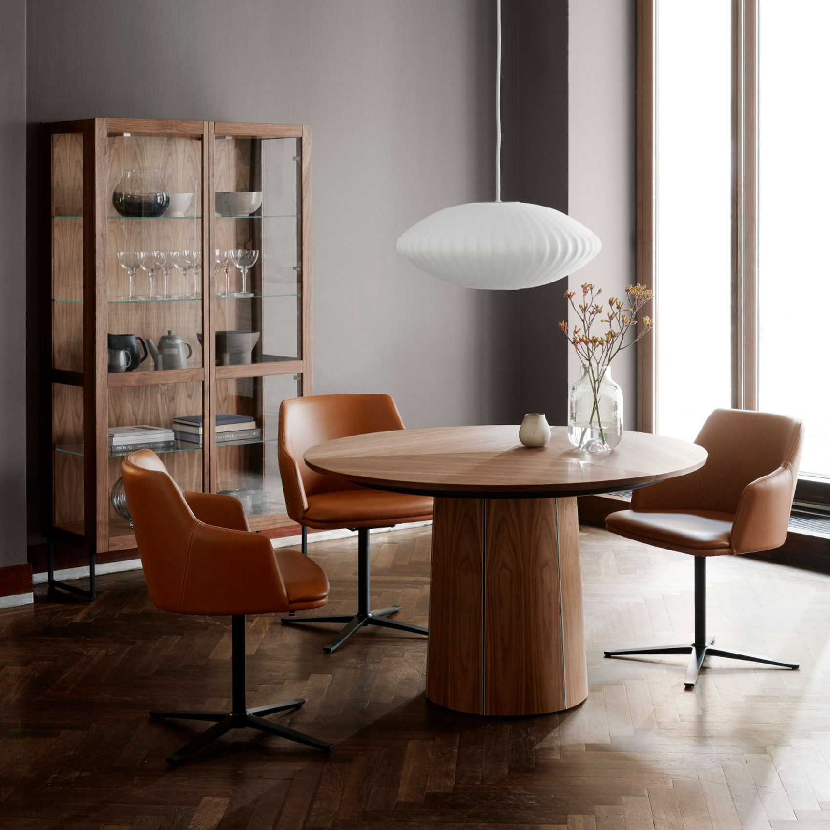 EXTENDABLE ROUND TABLE 48"-59" WALNUT - Image 6