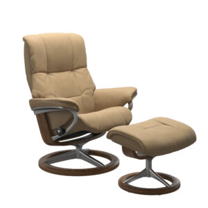 Stressless_Mayfair_Recliner_with_Signature_Base